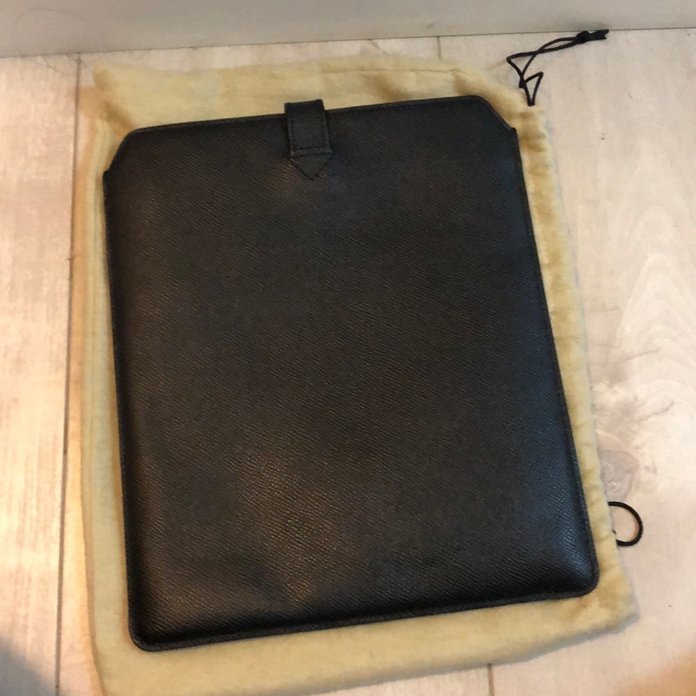 π― Burberry iPad Bag - Picture 2 of 3